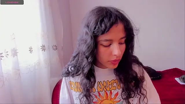 Snapshot of aluna_0310 chatting on December 23, 2024, 8:36 pm aluna 0310 online show from December 23, 2024, 8:36 pm