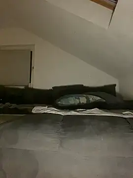 Snapshot of Vlad200472 chatting on March 1, 2025, 9:37 pm Vlad200472 online show from March 1, 2025, 9:37 pm