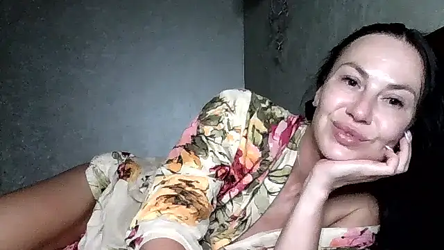 JulianaGold1 online show from June 29, 2026, 12:50 am
