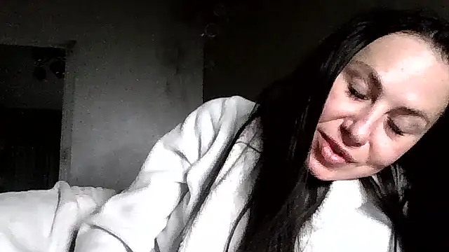 JulianaGold1 online show from June 6, 2026, 10:26 pm