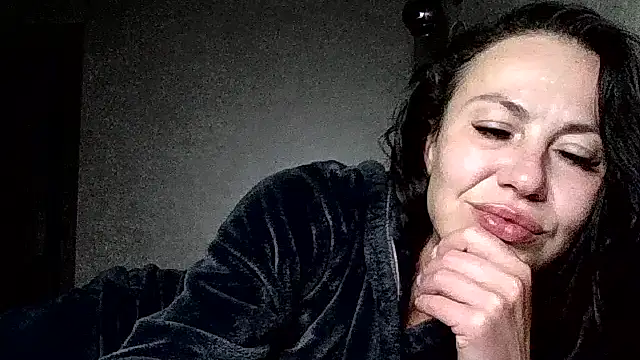 JulianaGold1 online show from July 11, 2026, 10:54 pm