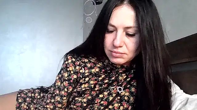 JulianaGold1 online show from February 10, 2026, 6:45 am