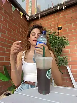 alana15 online show from July 16, 2026, 9:23 pm