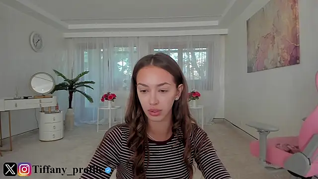 TiffanyHouston  online show from November 2, 2025, 6:29 am