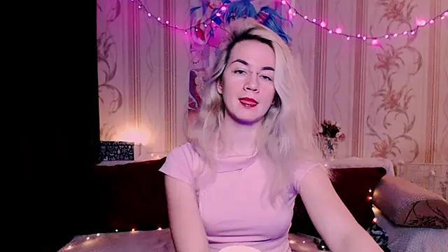 xxxcharismaaa online show from April 12, 2026, 5:49 pm