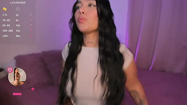 shantall vidales  online show from October 18, 2025, 8:49 am