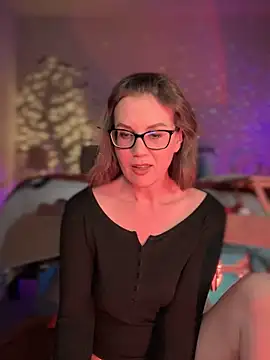 MaiseKnox online show from March 4, 2025, 3:55 am