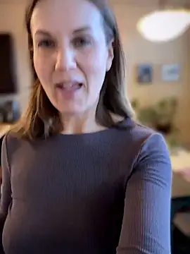 MaiseKnox online show from March 6, 2026, 12:05 am