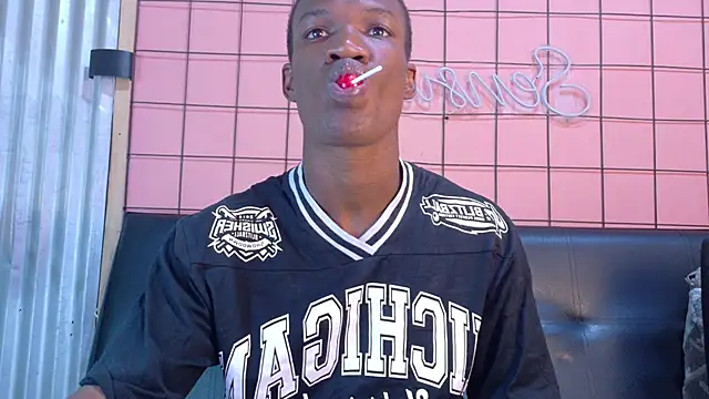 Snapshot of martin_killer chatting on February 1, 2026, 1:15 am martin killer online show from February 1, 2026, 1:15 am