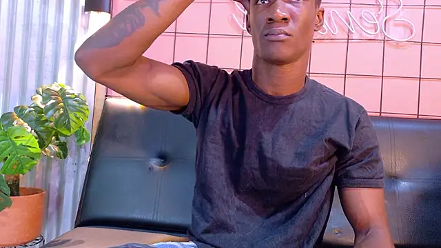 Snapshot of martin_killer chatting on February 3, 2026, 1:05 am martin killer online show from February 3, 2026, 1:05 am