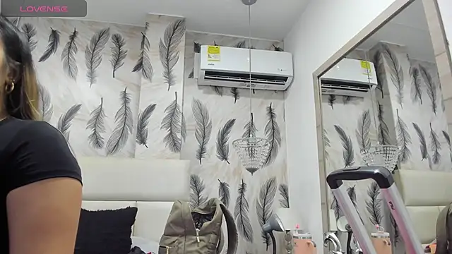 Vivi prinncess online show from October 22, 2025, 2:11 am