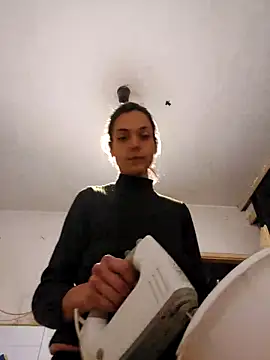 JoLeNe27 online show from April 4, 2026, 6:03 pm