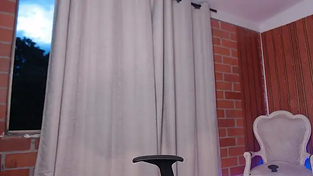 Snapshot of AGATHAA_WHITE chatting on February 9, 2026, 11:08 am AGATHAA WHITE online show from February 9, 2026, 11:08 am