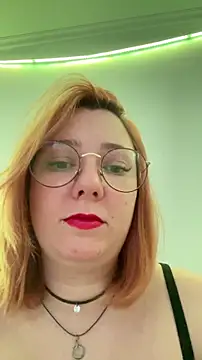 Patriciamoura69 online show from December 3, 2025, 6:29 pm