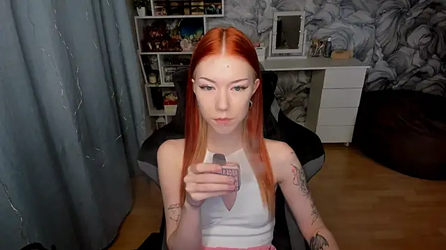 litl Mia online show from September 15, 2025, 2:17 pm