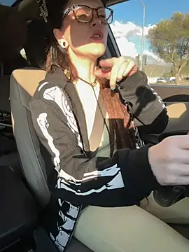 Snapshot of BlaizeyBBy chatting on January 6, 2026, 11:53 pm BlaizeyBBy online show from January 6, 2026, 11:53 pm