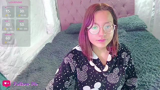 emma luna1986 online show from January 14, 2025, 5:08 am