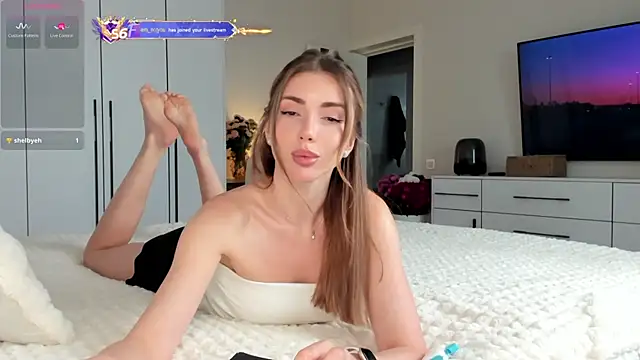 Snapshot of _Miss_Johansson_ chatting on September 10, 2025, 10:36 am  Miss Johansson  online show from September 10, 2025, 10:36 am