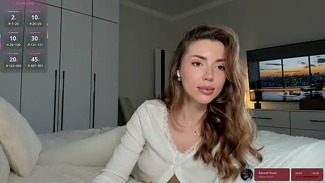 Snapshot of _Miss_Johansson_ chatting on October 24, 2025, 12:37 pm  Miss Johansson  online show from October 24, 2025, 12:37 pm