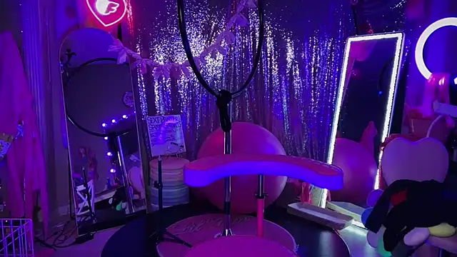 bimbotwerkqueen online show from May 31, 2026, 4:40 am