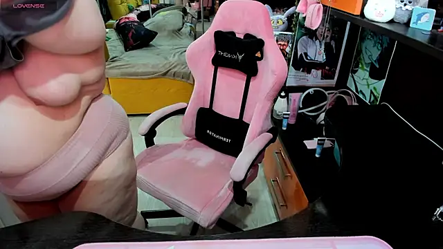 Softie Sofy online show from April 14, 2026, 3:00 am