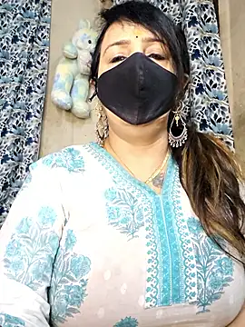 cute-tanvi online show from January 13, 2026, 1:09 am