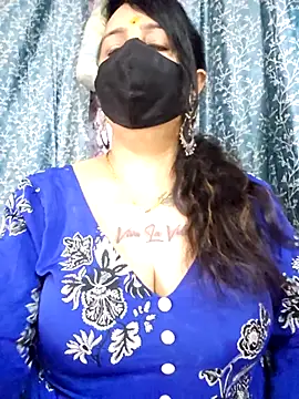 cute-tanvi online show from June 12, 2026, 1:03 am