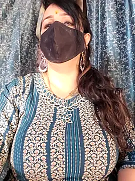 cute-tanvi online show from June 17, 2026, 1:05 am