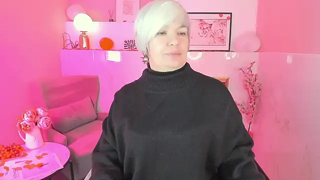 CarmenSoft online show from February 13, 2026, 7:58 pm