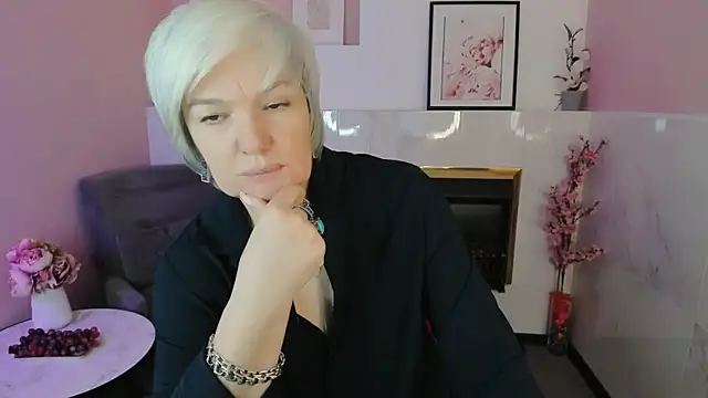 CarmenSoft online show from June 8, 2026, 1:28 am