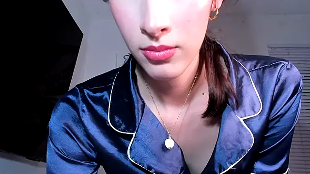 Snapshot of valeria_gonzales_ chatting on March 8, 2025, 12:11 am valeria gonzales online show from March 8, 2025, 12:11 am