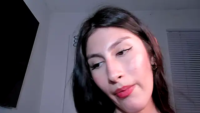 Snapshot of valeria_gonzales_ chatting on March 2, 2025, 1:47 am valeria gonzales online show from March 2, 2025, 1:47 am