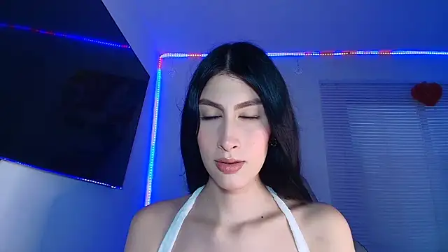 valeria gonzales  online show from December 2, 2025, 9:38 pm