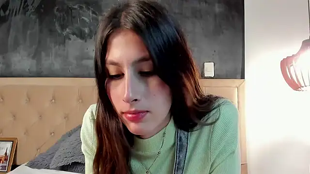 Snapshot of valeria_gonzales_ chatting on February 4, 2025, 2:28 am valeria gonzales online show from February 4, 2025, 2:28 am