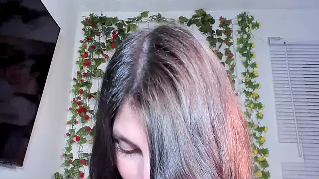 Snapshot of valeria_gonzales_ chatting on February 27, 2025, 4:46 am valeria gonzales online show from February 27, 2025, 4:46 am