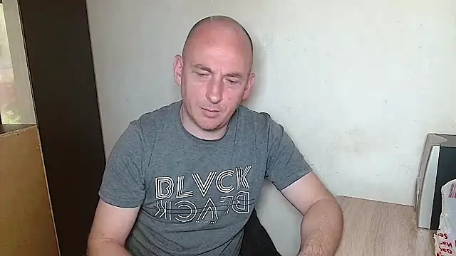 Johan   Barker online show from April 21, 2026, 10:44 am