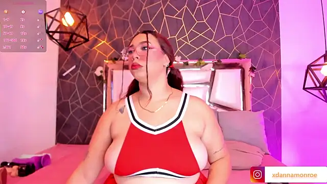 Snapshot of DanniaMonroee chatting on September 16, 2025, 1:06 am DanniaMonroee online show from September 16, 2025, 1:06 am