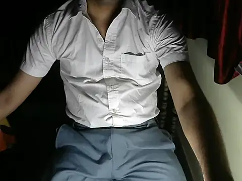 aloneboy1996 online show from October 12, 2025, 7:26 pm