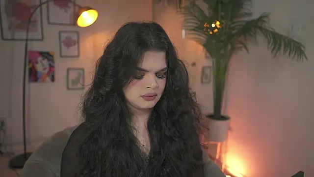 artechloe online show from November 27, 2025, 5:35 pm