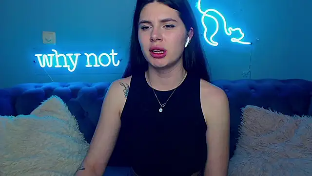 ViollinaLove online show from April 10, 2026, 4:47 pm