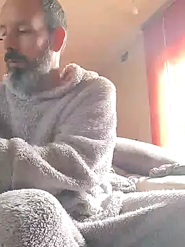 207RCCam online show from February 9, 2025, 8:43 am