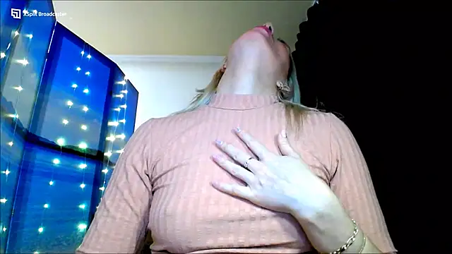 Snapshot of miaa_sunn chatting on December 12, 2024, 9:58 pm miaa sunn online show from December 12, 2024, 9:58 pm