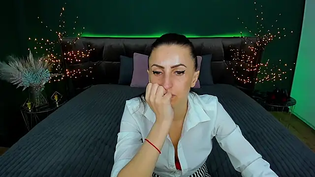 Rebecca Diamond online show from March 20, 2025, 12:32 pm