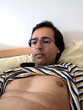 Snapshot of Azad64 chatting on June 5, 2026, 8:31 am Azad64 online show from June 5, 2026, 8:31 am
