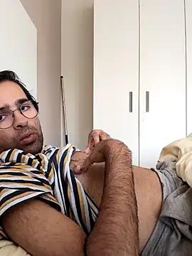 Snapshot of Azad64 chatting on June 8, 2026, 11:11 am Azad64 online show from June 8, 2026, 11:11 am