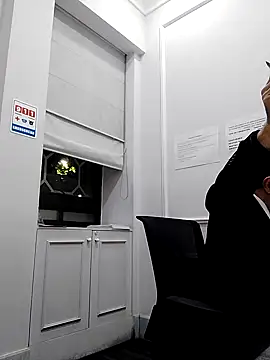 Mansex73 online show from September 28, 2025, 7:15 am