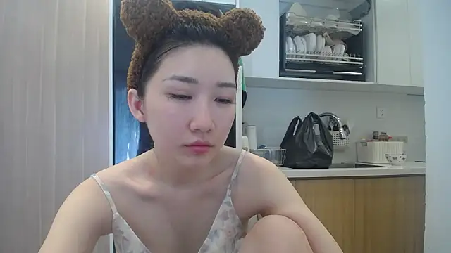 Asiagirll online show from June 1, 2026, 2:01 am