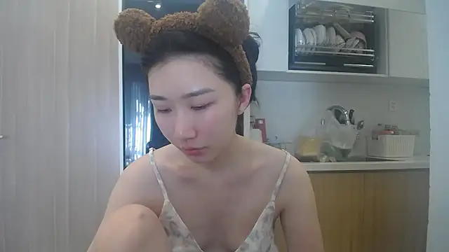 Asiagirll online show from May 28, 2026, 1:13 am