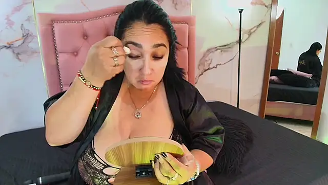 Eva MilfF online show from April 9, 2026, 1:28 pm