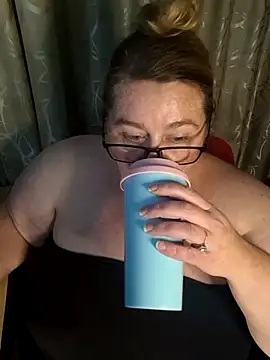 Iceprincess2bad4u online show from June 15, 2026, 6:07 pm